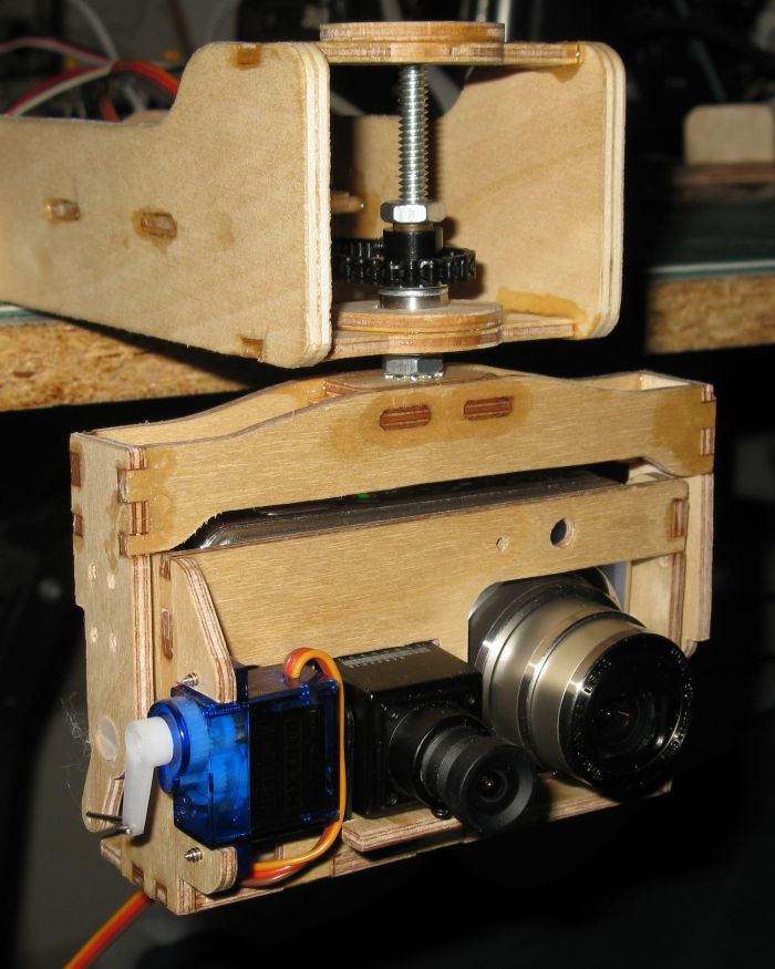 Figure 1: Pan/tilt mechanism with still and video cameras